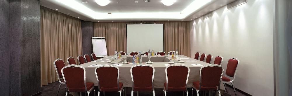 Atrion Hotel Heraklion  Bagian luar foto