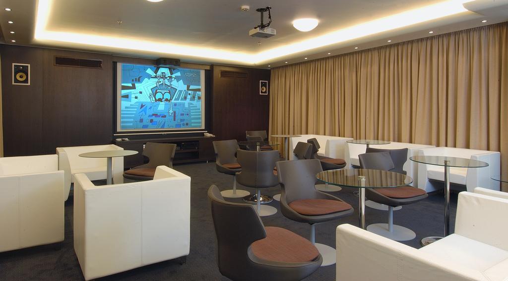 Atrion Hotel Heraklion  Bagian luar foto