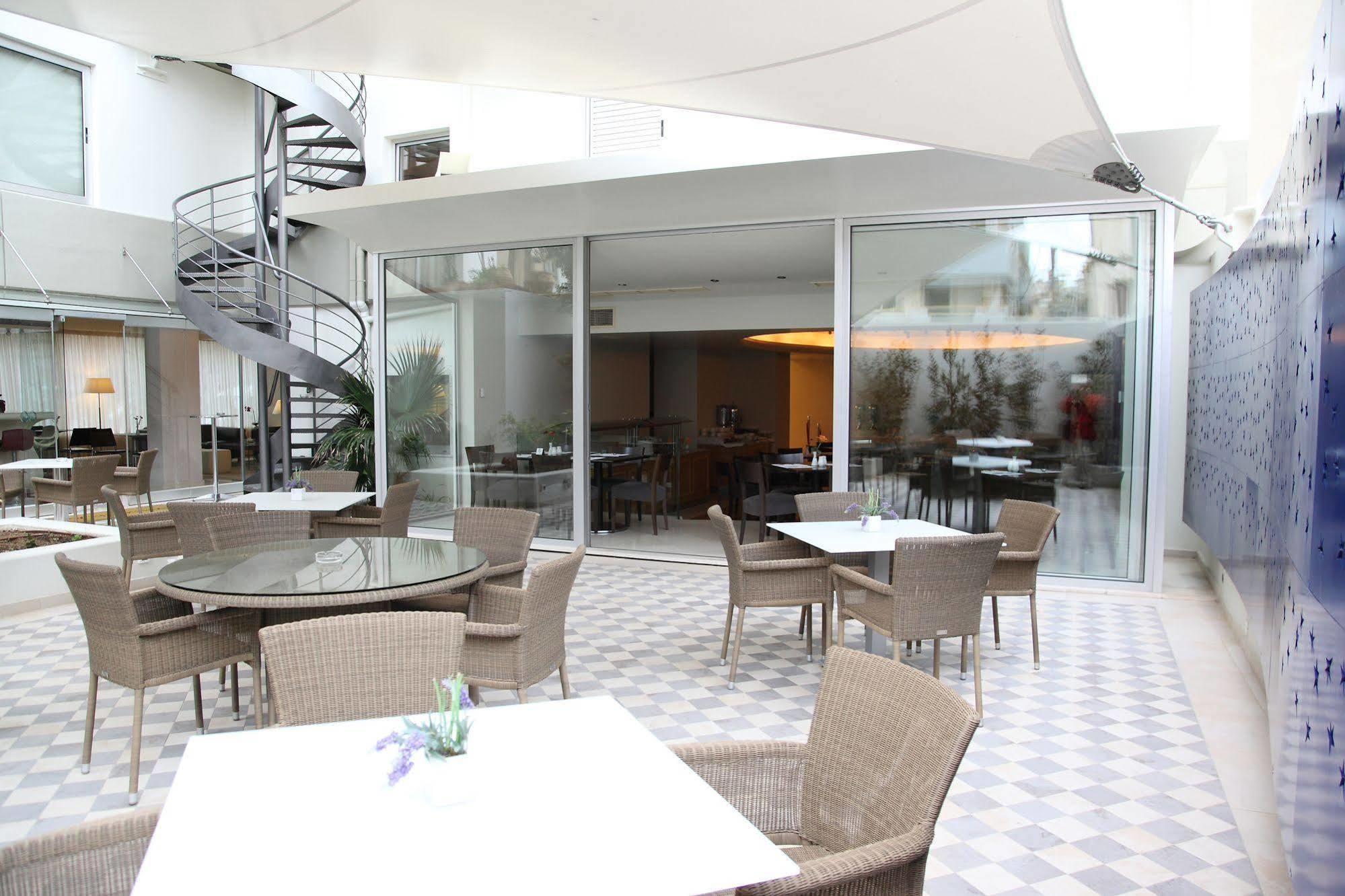Atrion Hotel Heraklion  Bagian luar foto